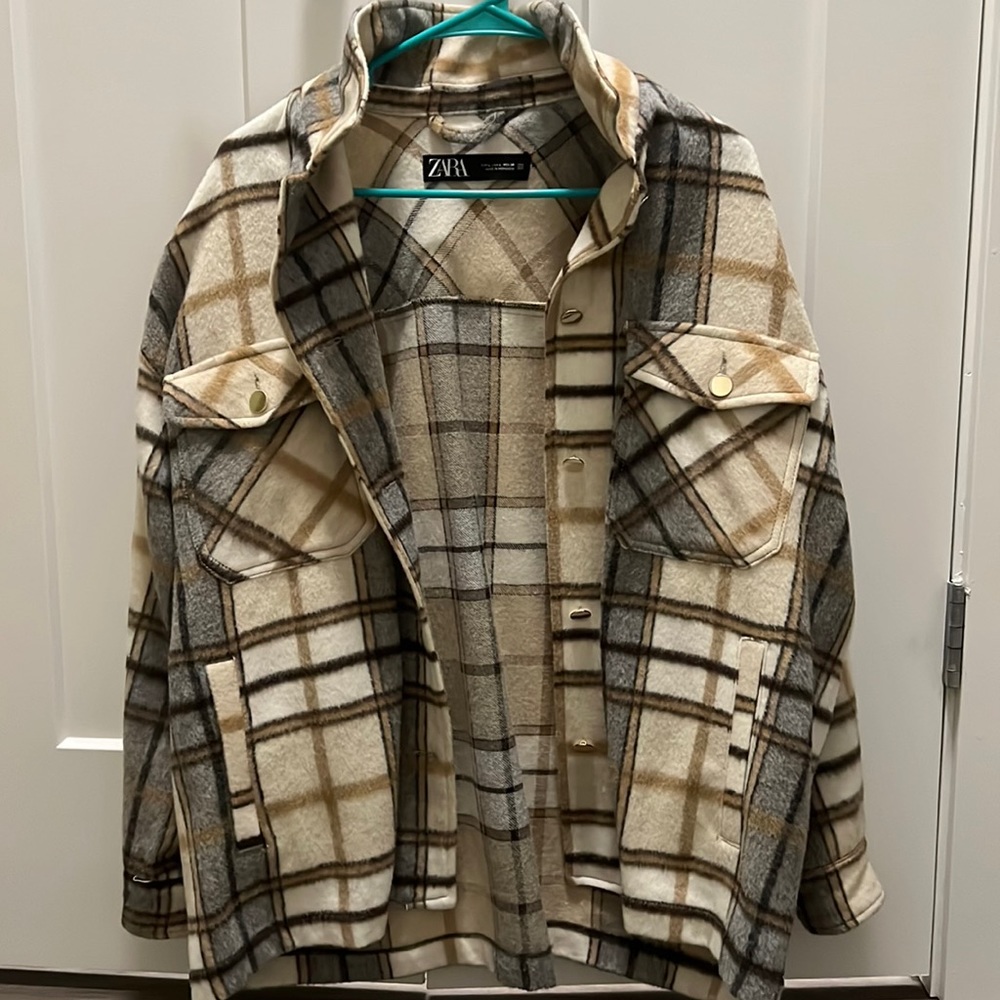 Zara Plaid Shacket Size L with Pockets Button Down